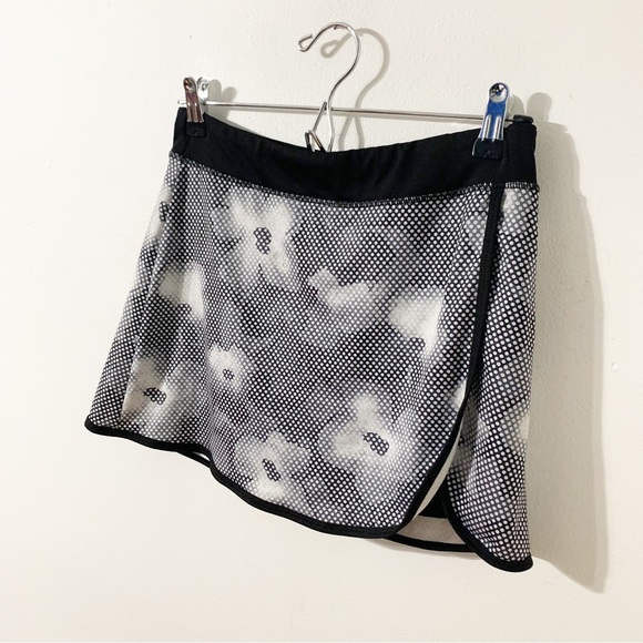 Danskin Now Performance Active Skort Flower & Dot Pattern Open Side Short Lining - Picture 2 of 12